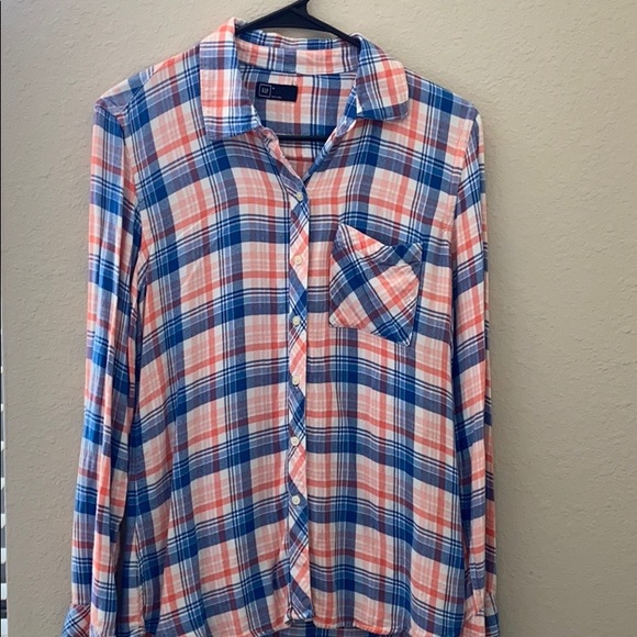 Gap Women’s Super Soft long-sleeve plaid top! - Picture 2 of 8